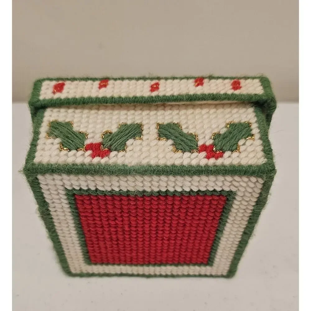 VTG Christmas Needlework Green Holly Red Berry Coasters In Box Set Of 4